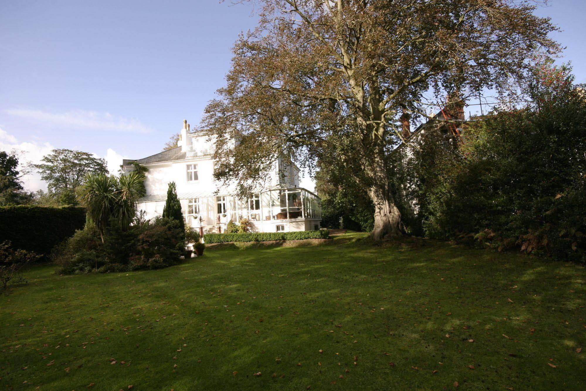 Fines Bayliwick Hotel 브랙넬 외부 사진