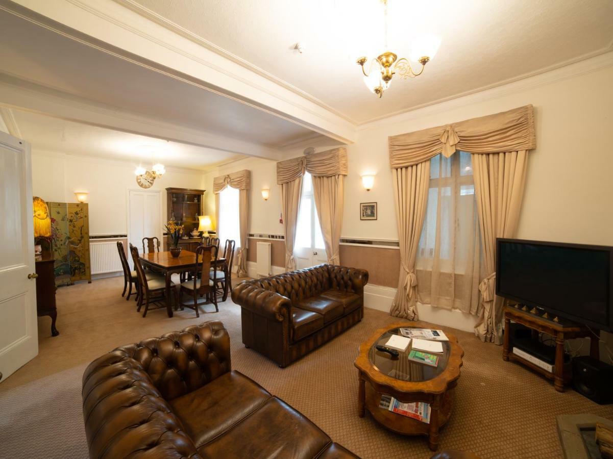 Fines Bayliwick Hotel 브랙넬 외부 사진