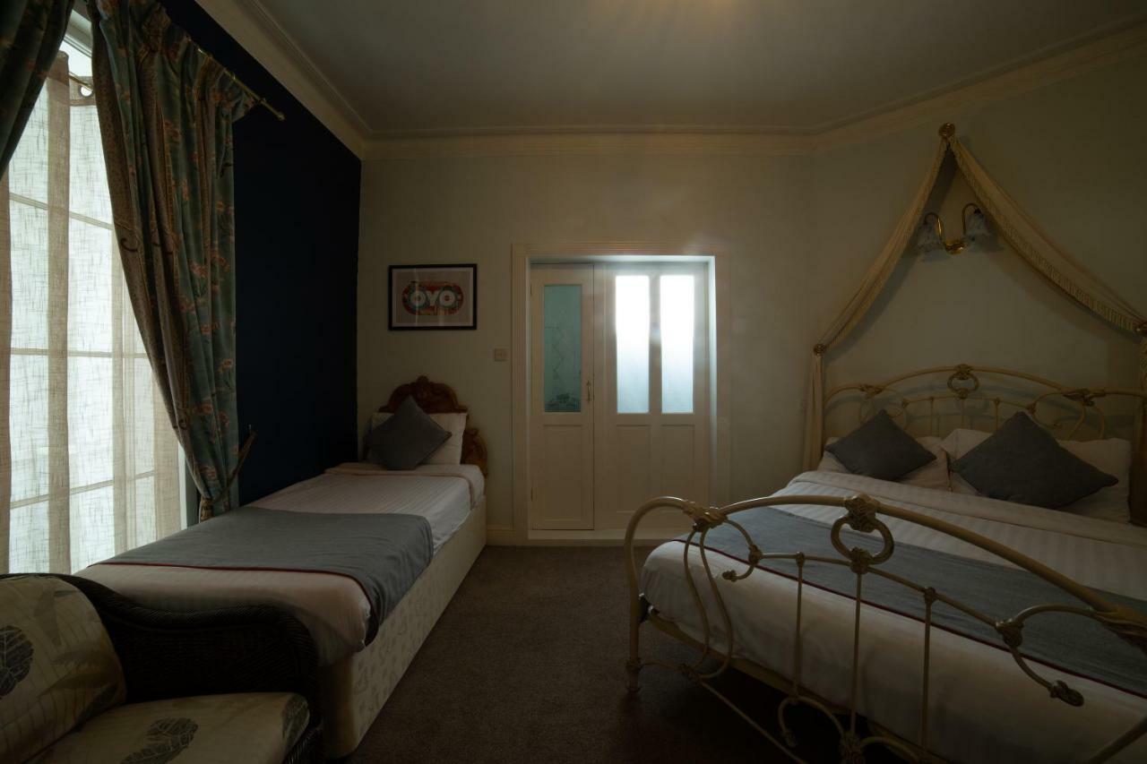 Fines Bayliwick Hotel 브랙넬 외부 사진