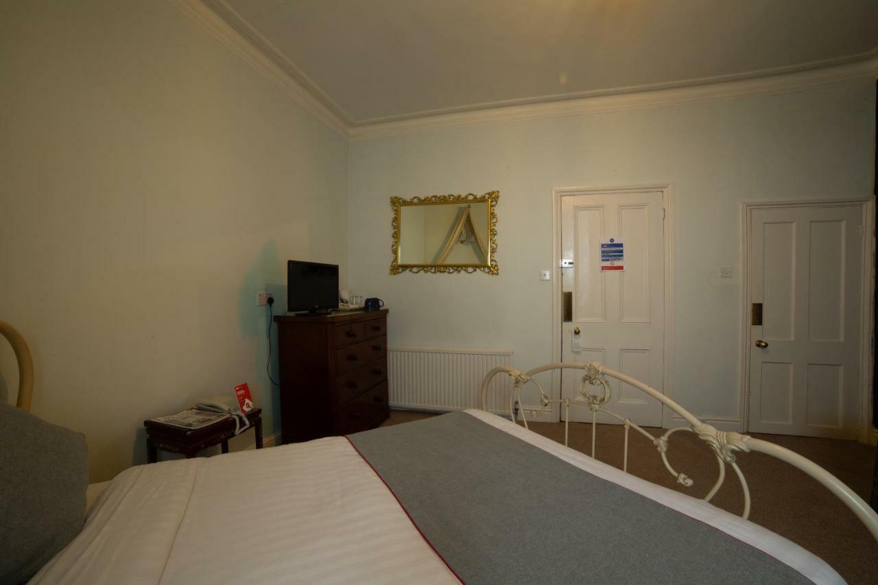 Fines Bayliwick Hotel 브랙넬 외부 사진